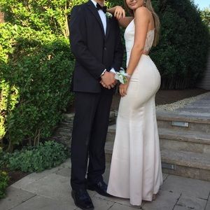 Lovers and friends Paris dress in champagne